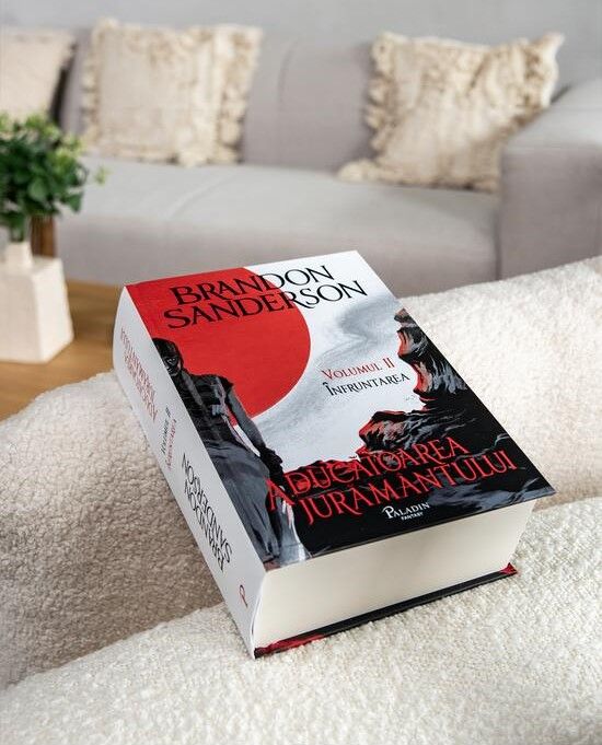 Aducatoarea juramantului. Volumul II - Brandon Sanderson